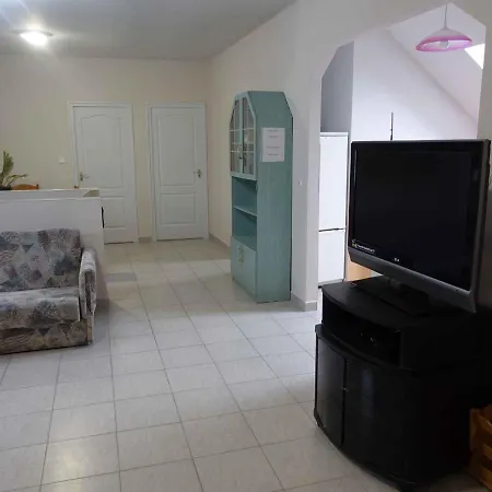 - Balaton 18408 Appartement *